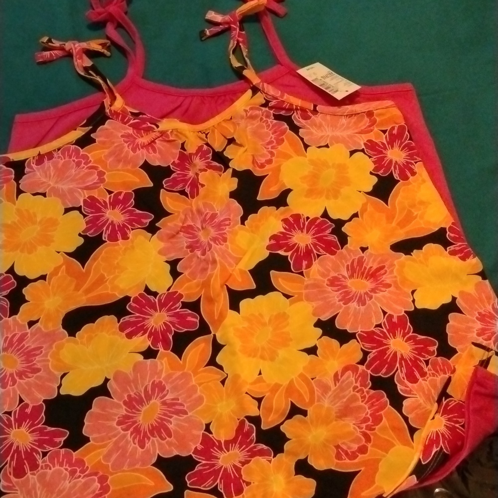 Girl sleeveless tops
